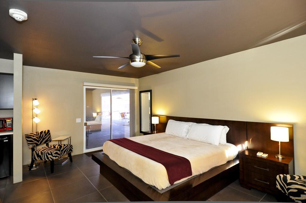 Bearfoot Inn - Clothing Optional Hotel For Gay Men Palm Springs Habitación foto